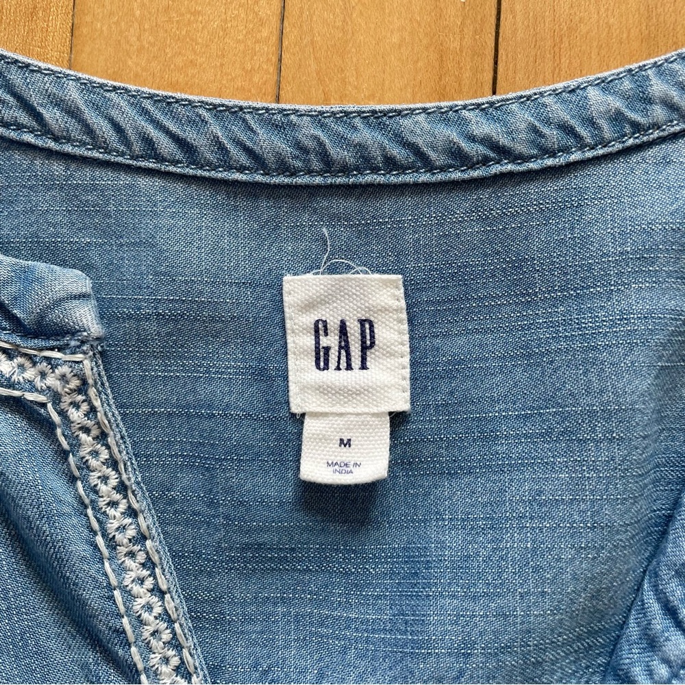 Gap blue denim mini dress with white embroidery and tie waist medium - Picture 6 of 12
